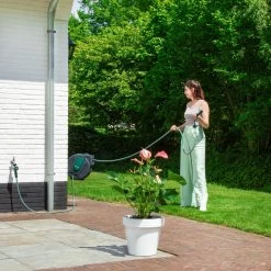 VONROC Automatische Slanghaspel – Incl. 25m Tuinslang, Aansluitslang, Spuitstuk, Koppelingen & Kraanaansluiting 15 VONROC Automatische Slanghaspel – Incl. 25m Tuinslang, Aansluitslang, Spuitstuk, Koppelingen & Kraanaansluiting -Tuin & Buiten Korting Winkel 1200x1200 121